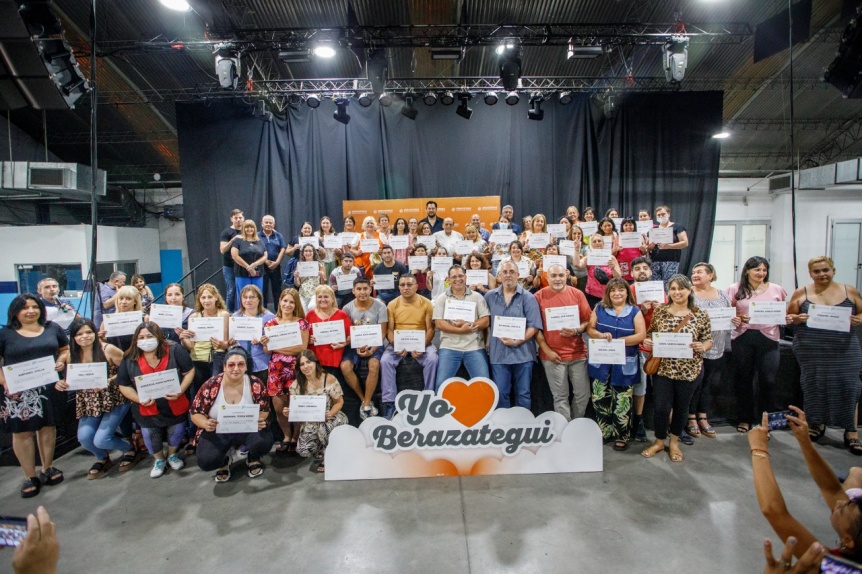 MÁS DE 190 AUXILIARES DOCENTES DE BERAZATEGUI PASARON A PLANTA PERMANENTE