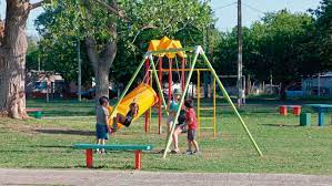 INAUGURARON LA PLAZA BARRIO LOS PINOS