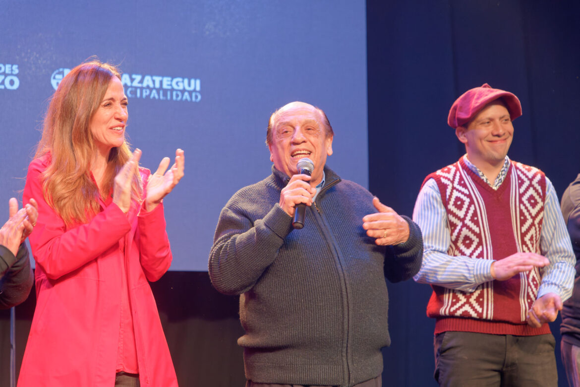 MUSSI Y TOLOSA PAZ VISITARON LA FIESTA DEL CHAMAMÉ POPULAR EN BERAZATEGUI