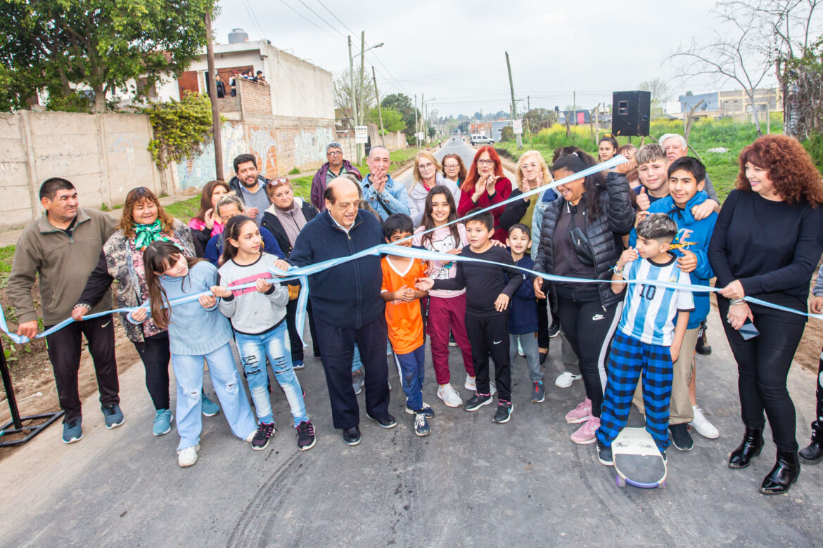 SE INAUGURARON NUEVOS PAVIMENTOS EN BERAZATEGUI