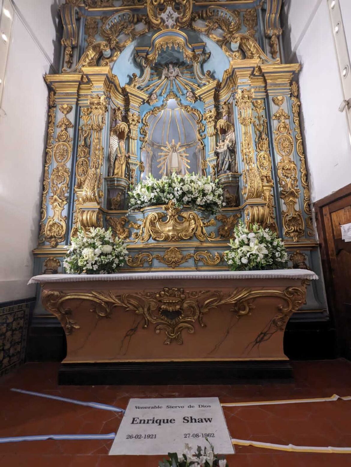 TRASLADARON LOS RESTOS DE ENRIQUE SHAW A LA BASÍLICA NUESTRA SEÑORA DEL PILAR