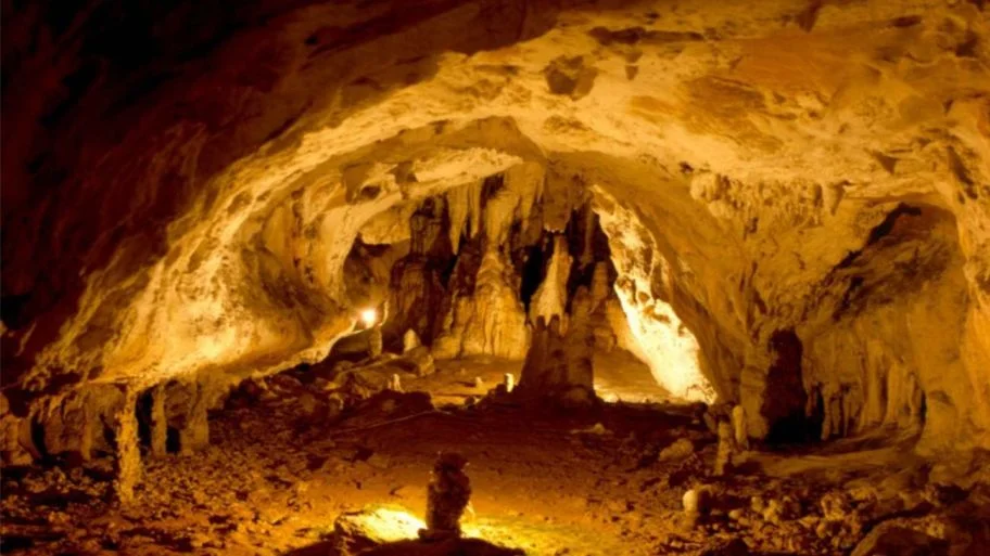 LA CUEVA DE LAS BRUJAS (Malargüe-Mendoza)