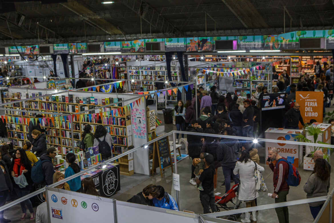 ÉXITO TOTAL: MÁS DE 40 MIL PERSONAS DISFRUTARON DE LA FERIA DEL LIBRO DE BERAZATEGUI