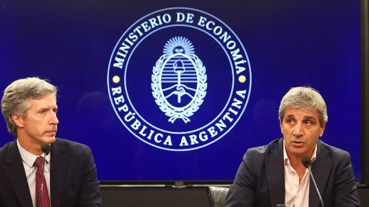 Cómo seguirá la relación con el FMI: devaluación por goteo, los fondos del BCRA y las medidas de Milei que bendijo el organismo