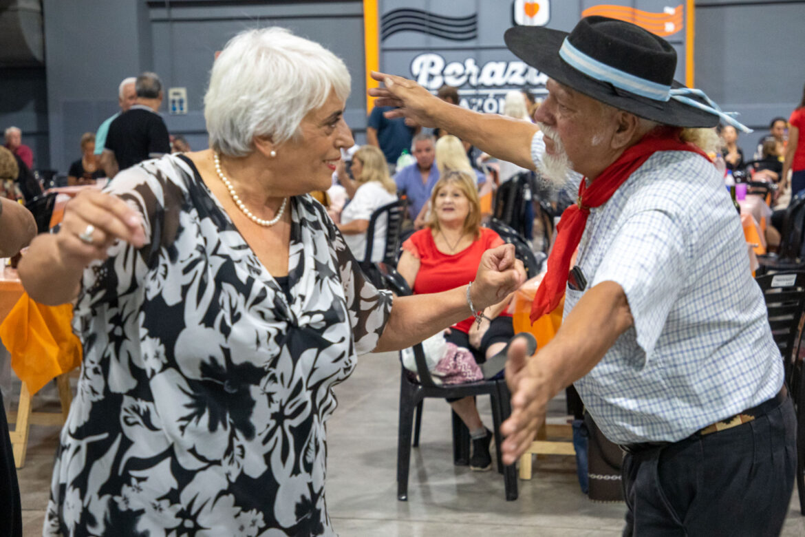 EL PATIO DE TANGO Y FOLCLORE LE PUSO EL BROCHE FINAL AL CICLO DE VERANO 2024