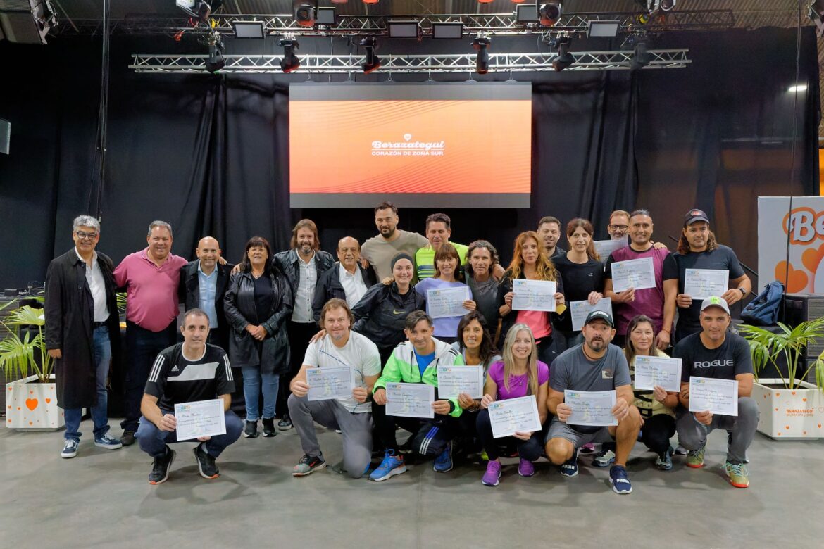 RECONOCIERON A PROFESORES DE EDUCACIÓN FÍSICA POR SU TRAYECTORIA