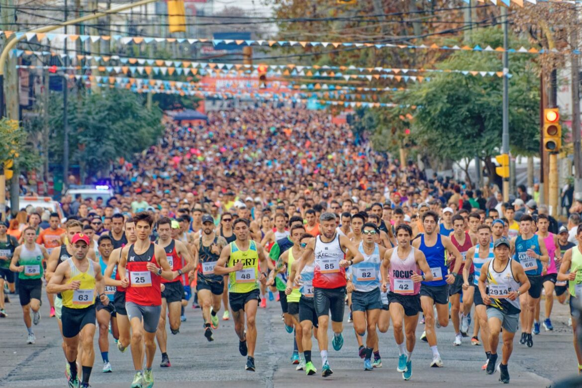 MILES DE PARTICIPANTES EN LA 35º PRUEBA ATLÉTICA 10K DÍA DEL VIDRIERO