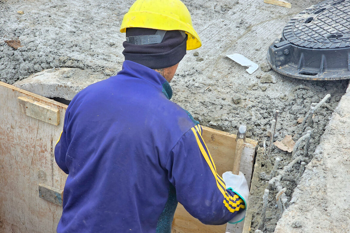 EL MUNICIPIO ESTÁ EJECUTANDO UNA OBRA DE DESAGÜES PLUVIALES EN LA CALLE 110