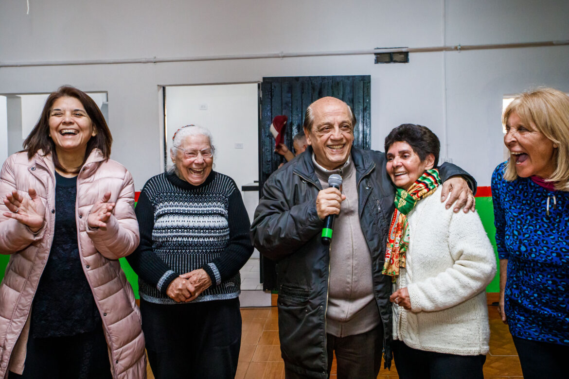 INAUGURARON LA COCINA DEL CENTRO DE JUBILADOS LOS ABUELOS DE BUSTILLO