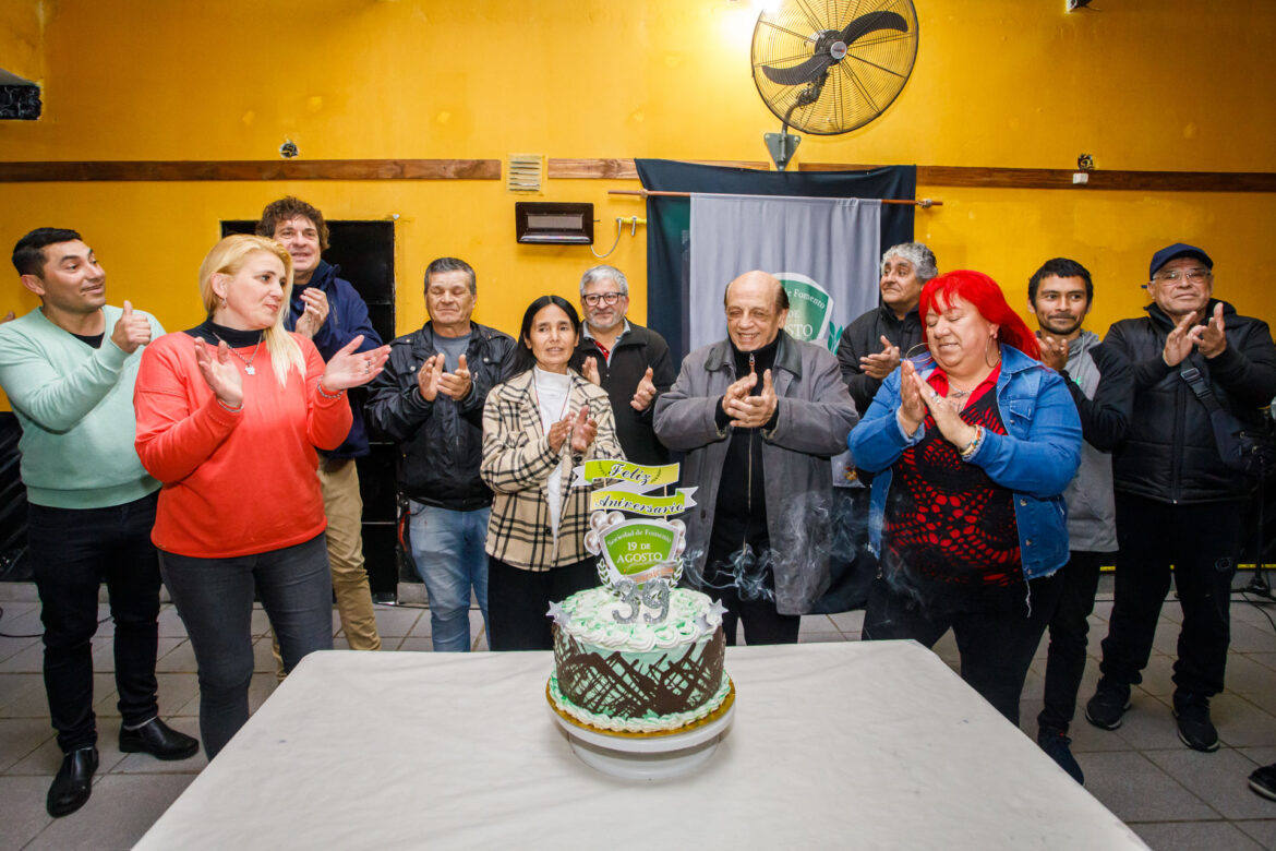 LA SOCIEDAD DE FOMENTO 19 DE AGOSTO DE BERAZATEGUI FESTEJÓ SU 39° ANIVERSARIO