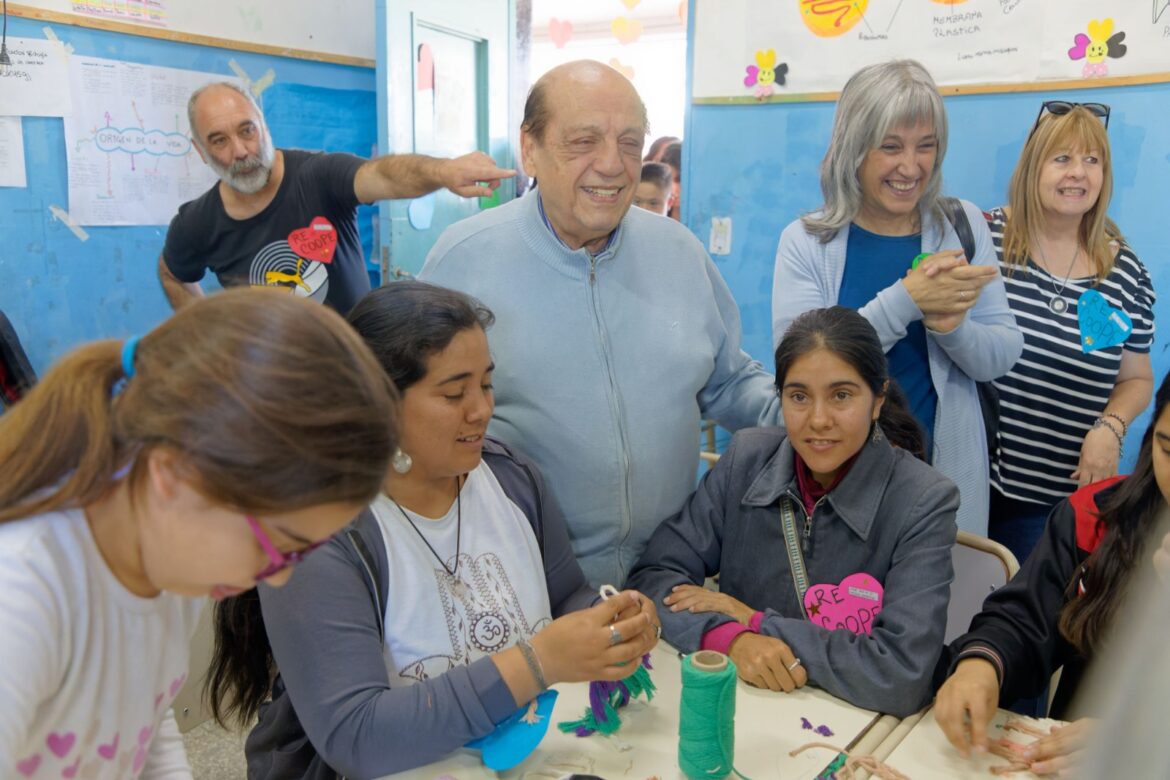 BERAZATEGUI RECIBIÓ LA JORNADA PROVINCIAL “RE-COOPE, EN TU BARRIO Y EN TU ESCUELA”