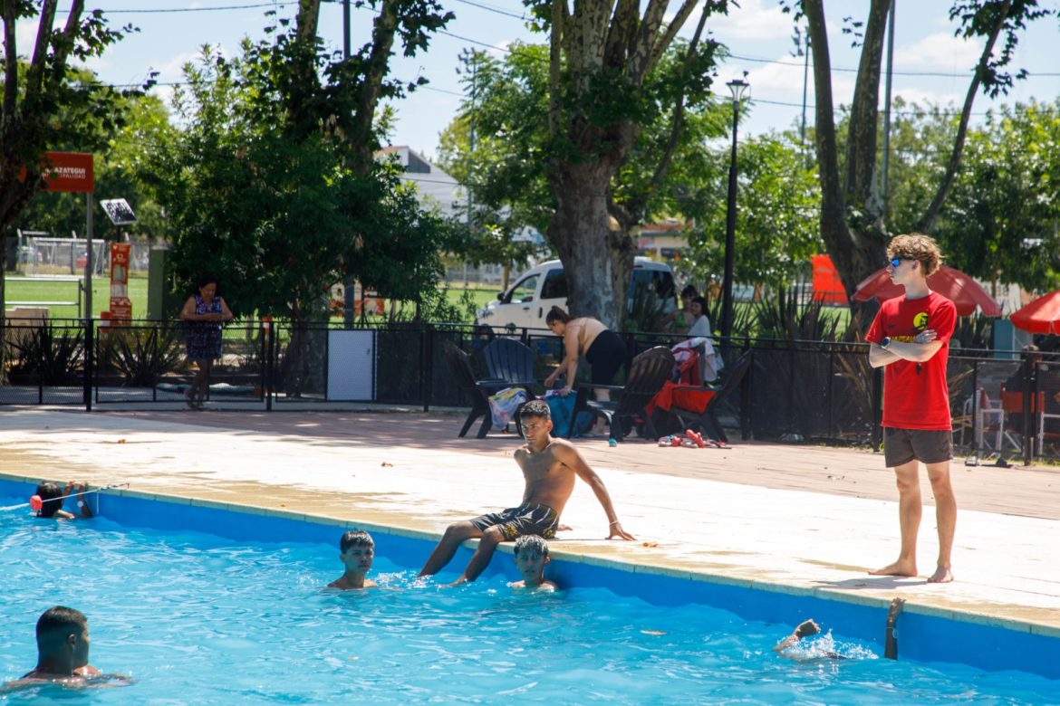 VERANO A PLENO EN LA PILETA DEL CLUB MUNICIPAL MALTERÍA HUDSON